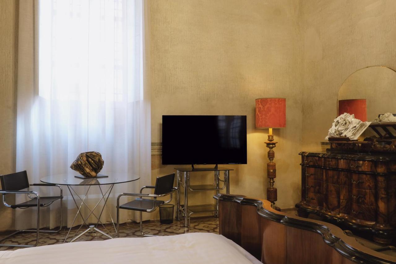 Foresteria Palazzo Guazzoni Zaccaria Cremona Buitenkant foto