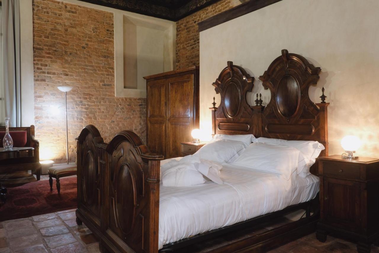 Foresteria Palazzo Guazzoni Zaccaria Cremona Buitenkant foto
