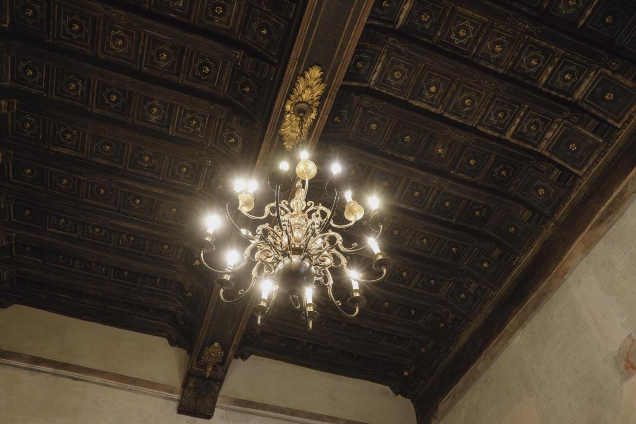 Foresteria Palazzo Guazzoni Zaccaria Cremona Buitenkant foto